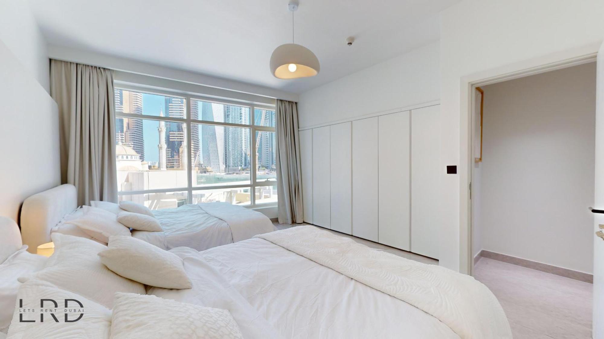 Luxurious With Marina Views Apartment Dubai